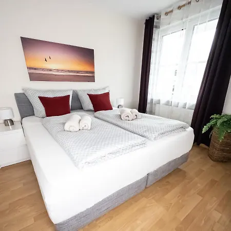 Apartman In Der Stadt Mit Kostenfreier Tiefgarage Bis 1,50m Fahrzeughoehe - 2 Doppelbetten, Kueche, Bad *