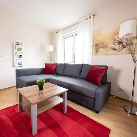 Apartman In Der Stadt Mit Kostenfreier Tiefgarage Bis 1,50m Fahrzeughoehe - 2 Doppelbetten, Kueche, Bad Lipcse