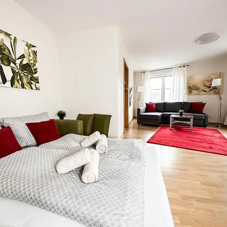 شقة In Der Stadt Mit Kostenfreier Tiefgarage Bis 1,50m Fahrzeughoehe - 2 Doppelbetten, Kueche, Bad