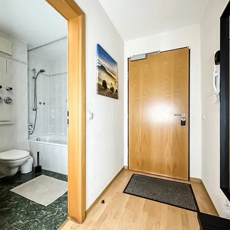 In Der Stadt Mit Kostenfreier Tiefgarage Bis 1,50m Fahrzeughoehe - 2 Doppelbetten, Kueche, Bad * لبسيا