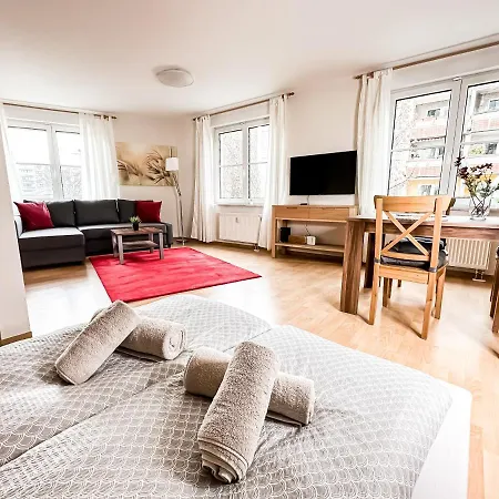 Apartman In Der Stadt Mit Kostenfreier Tiefgarage Bis 1,50m Fahrzeughoehe - 2 Doppelbetten, Kueche, Bad