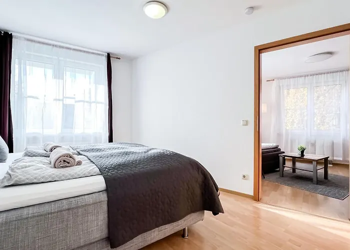 Διαμέρισμα In Der Stadt Mit Kostenfreier Tiefgarage Bis 1,50m Fahrzeughoehe - 2 Doppelbetten, Kueche, Bad Λειψία