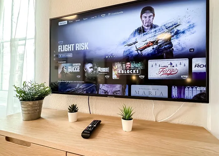 In Der Stadt Mit Kostenfreier Tiefgarage Bis 1,50m Fahrzeughoehe - 2 Doppelbetten, Kueche, Bad *