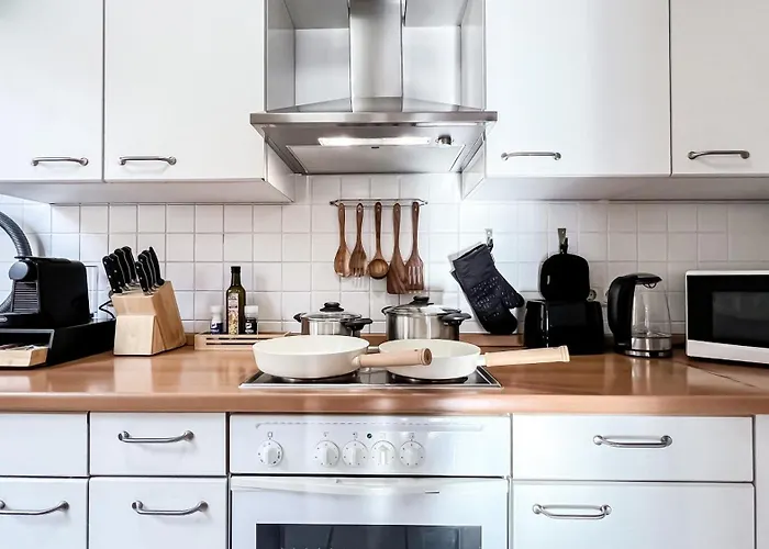 In Der Stadt Mit Kostenfreier Tiefgarage Bis 1,50m Fahrzeughoehe - 2 Doppelbetten, Kueche, Bad Διαμέρισμα Λειψία